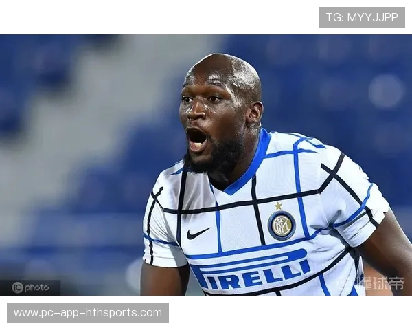 卢卡库头球吊射中路，空中对抗力帮助球队破局